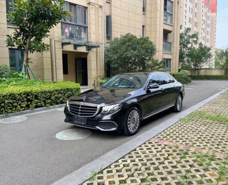 奔馳E300-5座